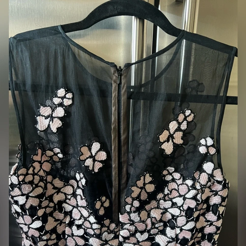 Women’s NEW NEVER WORN DRESS - Picture 6 of 9